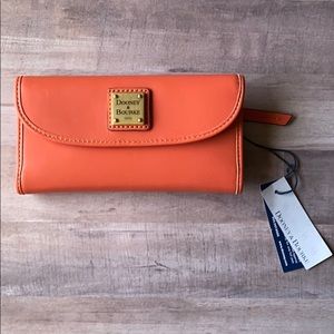 NWT Dooney & Bourke Coral Trifold wallet